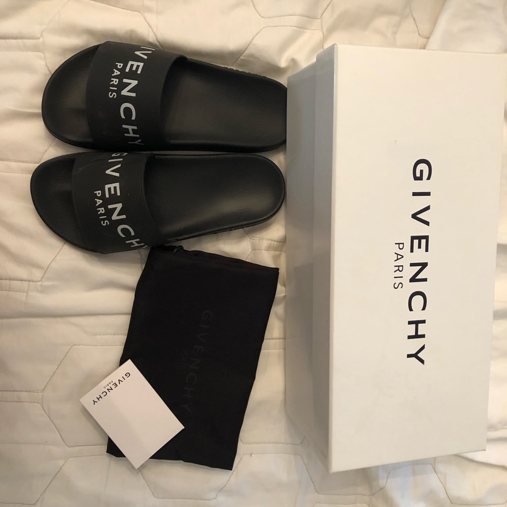 BLACK GIVENCHY SLIDES